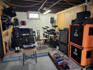 17 6th Ave, Woonsocket, RI 02895 - photo 6