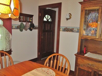 310 1/2 Cherry St, Holyoke, MA 01040 - photo 2