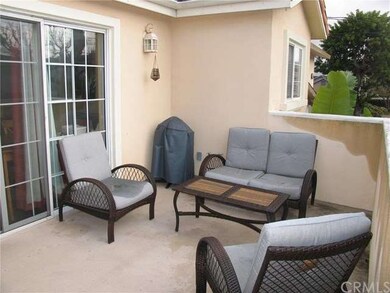 Balcony ideal for BBQs and entertaining