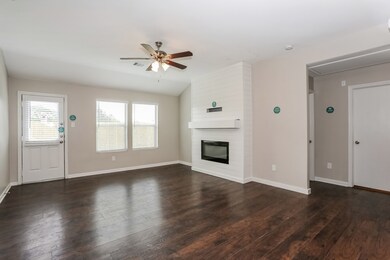 5304 Carmichael Cir, Alvin, TX 77511 - photo 3