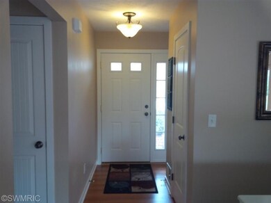 978 Scenic View Dr unit 20, Plainwell, MI 49080 - photo 4