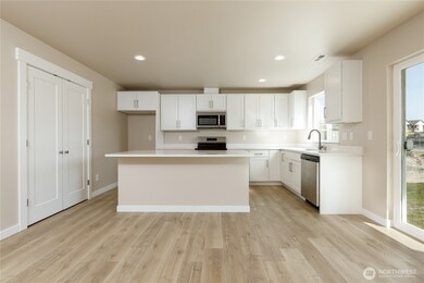 921 W Ted Yao Way, Moses Lake, WA 98837 - photo 6