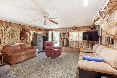 122 Clarence Bonnett Rd, Lucedale, MS 39452 - photo 7