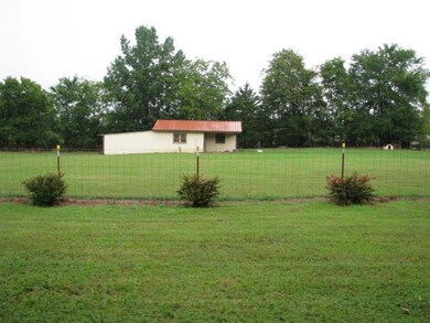 210 Himesville Rd, Shelbyville, TN 37160 - photo 4