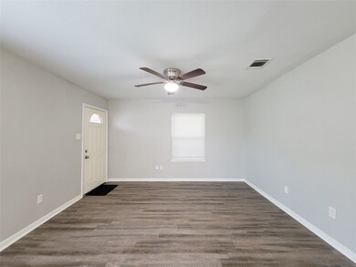 5242 Keystone St, Houston, TX 77021 - photo 2