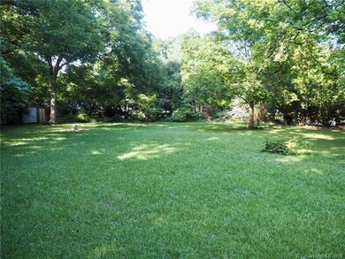 Incredible large flat backyard, perfect for a pool