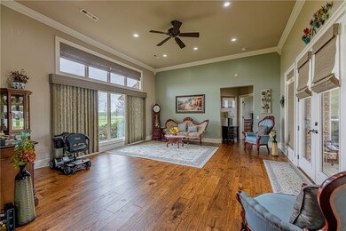 572 Klenc Rd, Springdale, AR 72762 - photo 4