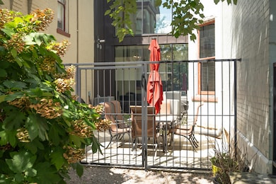 275 S Limestone unit 110, Lexington, KY 40508 - photo 6