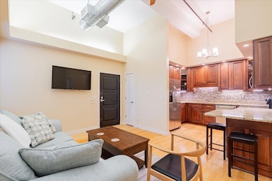 212 N Center St unit 104, Bloomington, IL 61701 - photo 2