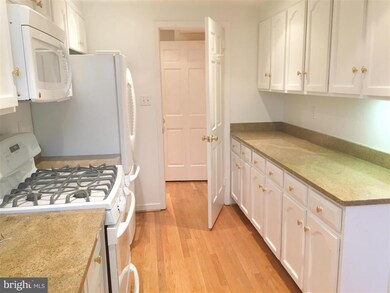 2231 Bancroft Place NW unit 3B, Washington, DC 20008 - photo 5