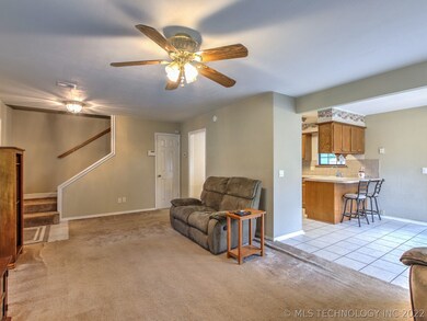 4917 S Poplar Ave, Broken Arrow, OK 74011 - photo 6