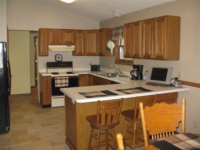 467 Meander Wood Rd, Oregon, WI 53575 - photo 2