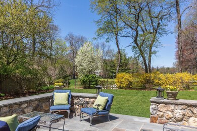 48 Lockwood Ave, Old Greenwich, CT 06870 - photo 3