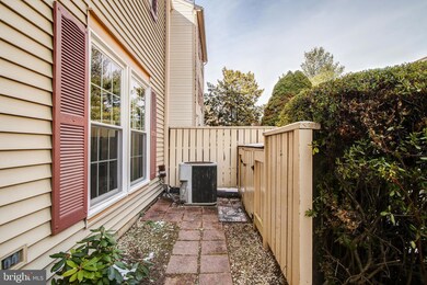 11429 Appledowre Way, Germantown, MD 20876 - photo 4