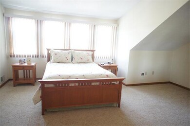 144 Quincy Shore Dr unit 128, Quincy, MA 02171 - photo 7