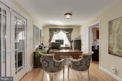 610 W Taylor Run Pkwy, Alexandria, VA 22314 - photo 6