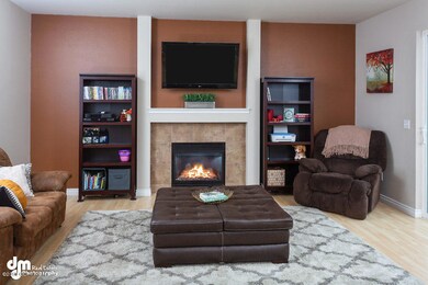 Family Room_DMD_7191-SMALL