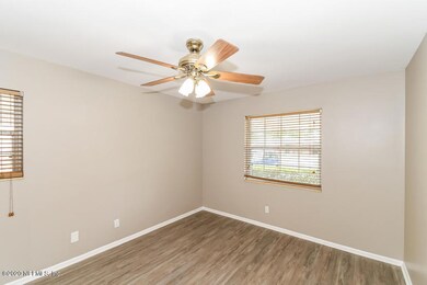 5562 Enchanted Dr, Jacksonville, FL 32244 - photo 6