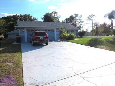 100 Lake Huntley Dr, Lake Placid, FL 33852 - photo 2