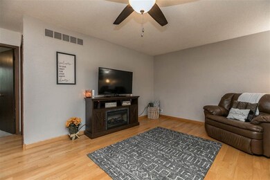 2534 29th St SW, Cedar Rapids, IA 52404 - photo 6