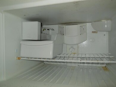 refrigerator with icemaker