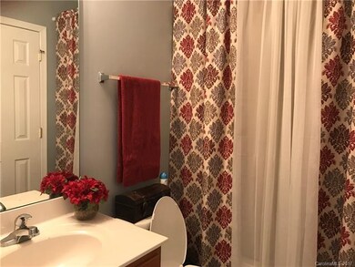 Main floor Full bathroom