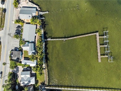 2725 NE Indian River Dr unit 6, Jensen Beach, FL 34957 - photo 5