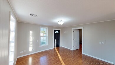 203 E 7th St, Claremore, OK 74017 - photo 3