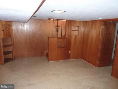 1313 Glenmont Rd, Baltimore, MD 21239 - photo 6