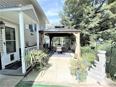 285 Pleasant St, Claremont, NH 03743 - photo 3