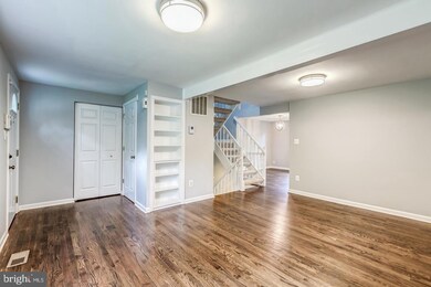 6800 Hutchison St, Falls Church, VA 22043 - photo 3