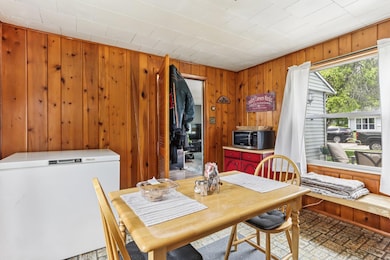 Den/Flex Room