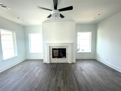 Living Room with 10 Foot Ceilings * Recessed Light