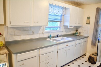 2 Sumach Ave, Riverside, RI 02915 - photo 5