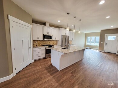 2103 Alder Ave unit A, Lewiston, ID 83501 - photo 3