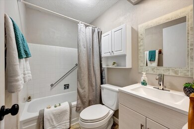 3910 Laura Leigh Dr, Friendswood, TX 77546 - photo 5