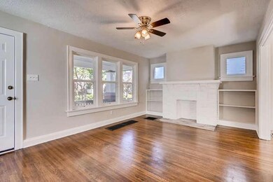 249 E Morrill Columbus OH-small-005-8-Li