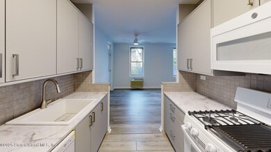 Imperial Towers unit Y2, Staten Island, NY 10304 - photo 2