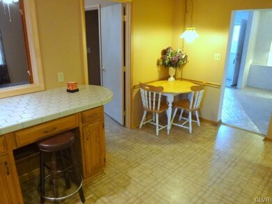 4339 Spruce St, Whitehall, PA 18052 - photo 4