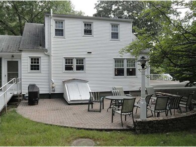 31 Campbell St, West Warwick, RI 02893 - photo 2