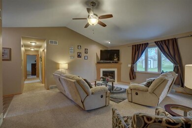 639 Stonebriar Ln, Oregon, WI 53575 - photo 6