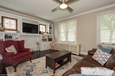 129 S Summit St, Wheaton, IL 60187 - photo 7