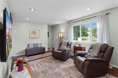 325 Thelma Dr, Sheffield Lake, OH 44054 - photo 6