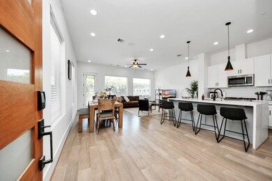 2415 Anita St unit A, Houston, TX 77004 - photo 4