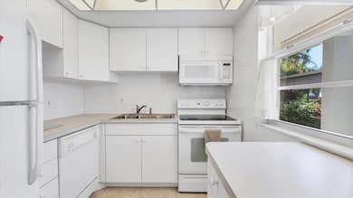 4370 Chatham Dr unit 104, Longboat Key, FL 34228 - photo 7