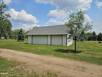 Detached Garage