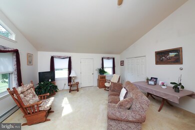 2135 Hendricks Rd, Pennsburg, PA 18073 - photo 3