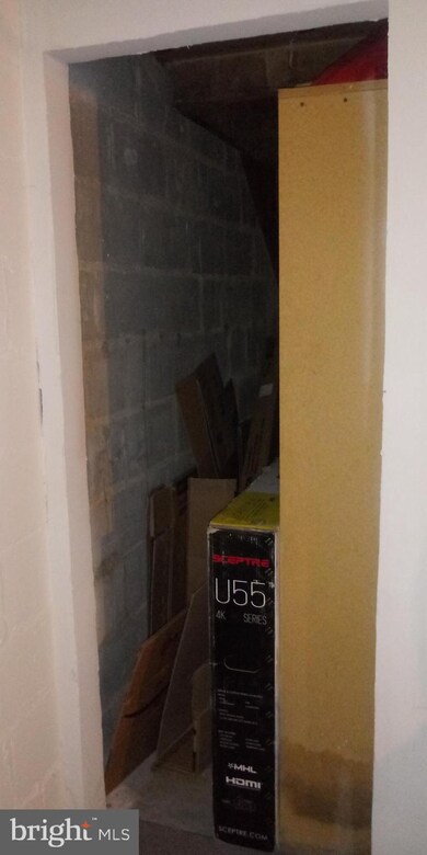 901 Elm Ridge Ave, Baltimore, MD 21229 - photo 7