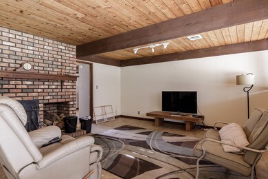 12700barnesbridge-1012