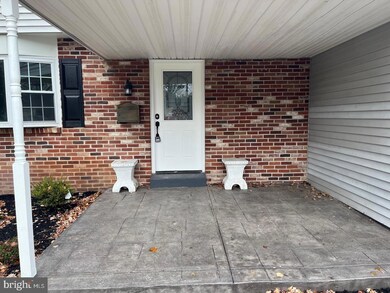 828 Phillips Rd, Warminster, PA 18974 - photo 4